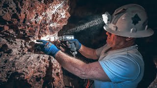 Day In The Life Of An Outback Opal Miner [upl. by Gombach]