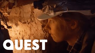 Rookie Miners Find Rare Opal Belemnite In A Dangerous Old Mine  Outback Opal Hunters [upl. by Eniahs]