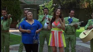 Amores Verdaderos  Liliana le Canta Una Serenata a Roy [upl. by Eicart]